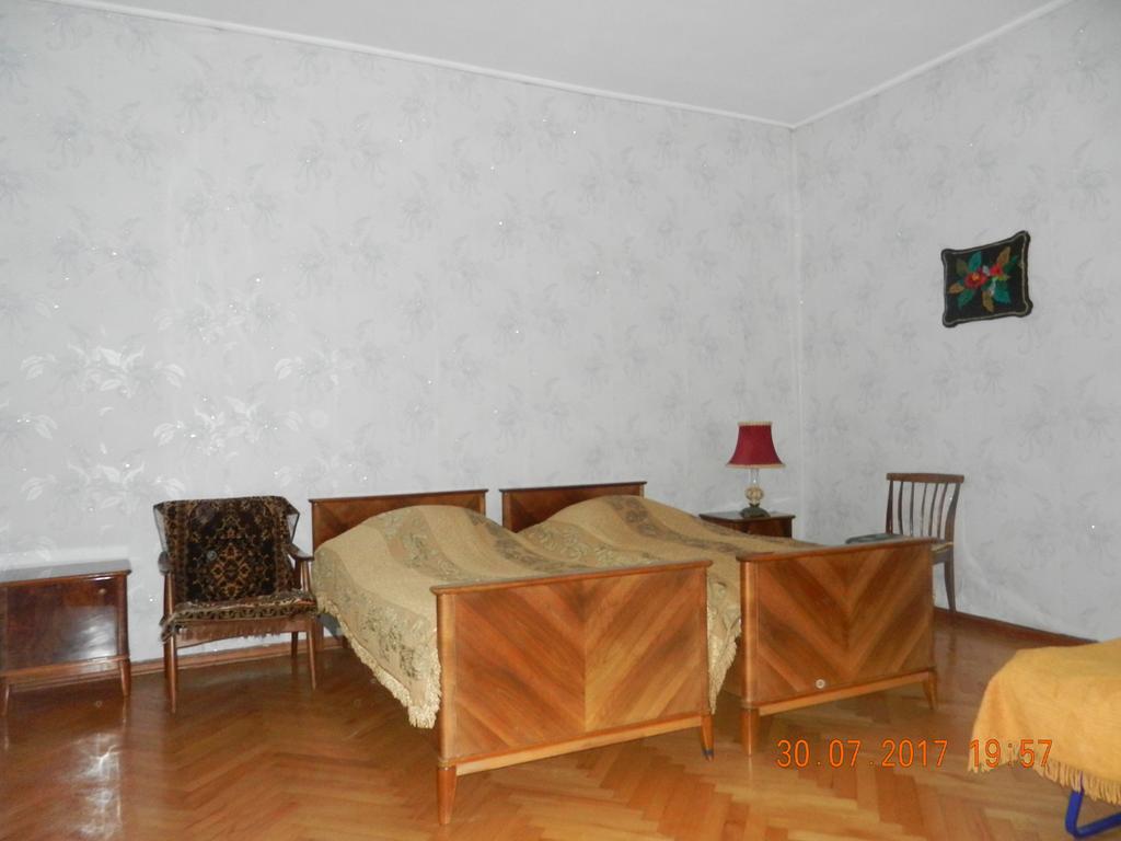 Marina Chartolani'S Guest House Местия Екстериор снимка