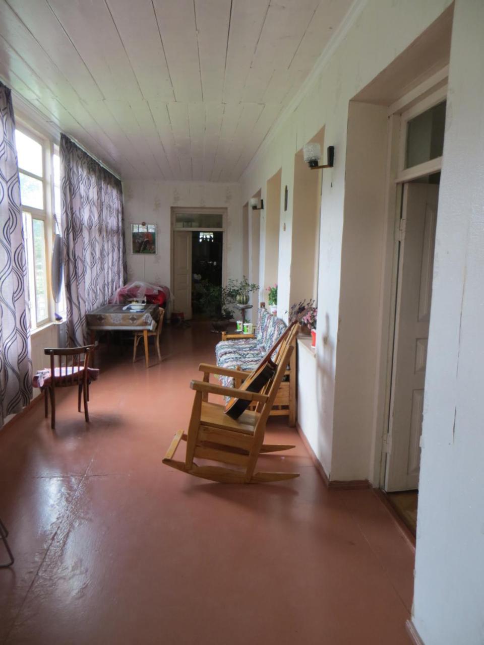 Marina Chartolani'S Guest House Местия Екстериор снимка