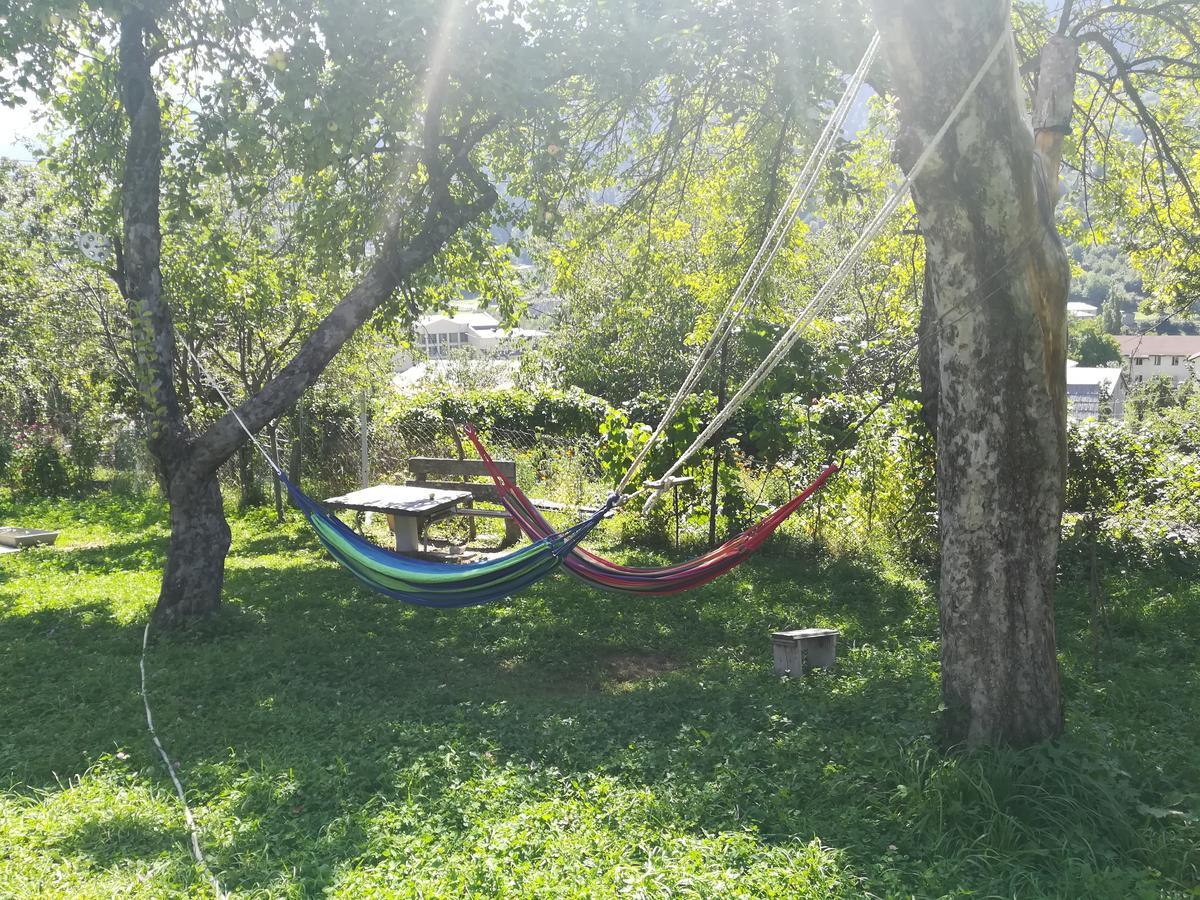 Marina Chartolani'S Guest House Местия Екстериор снимка