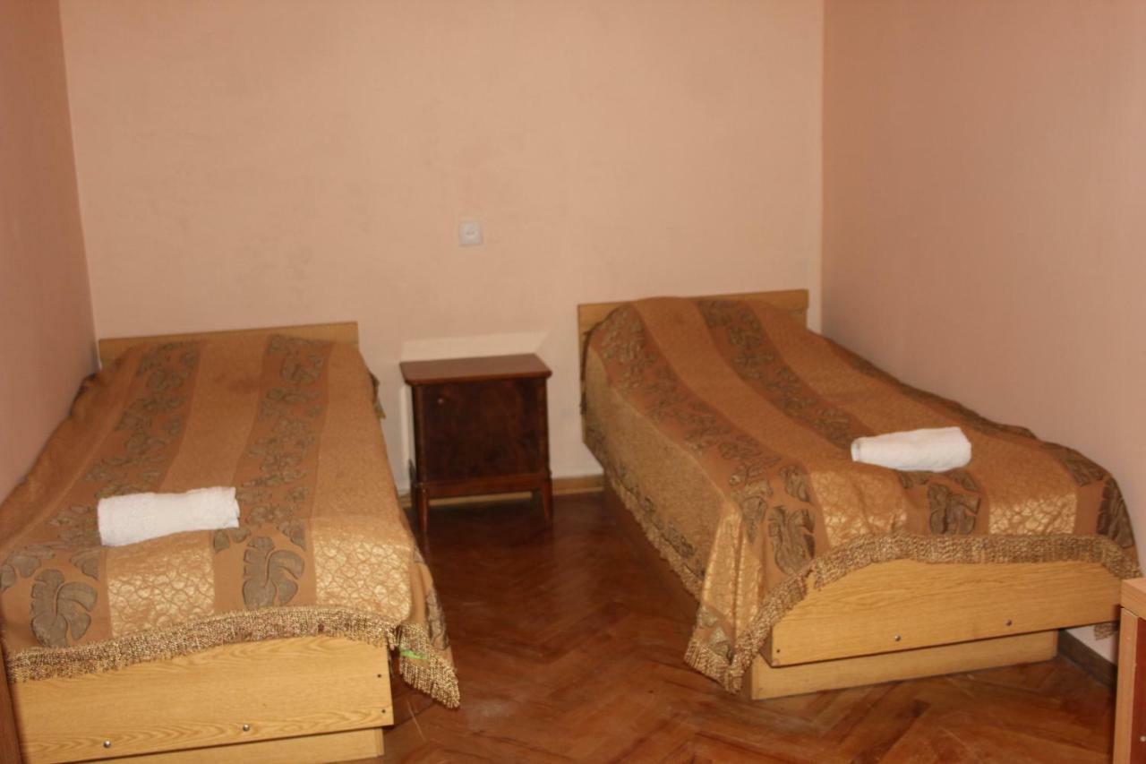 Marina Chartolani'S Guest House Местия Екстериор снимка