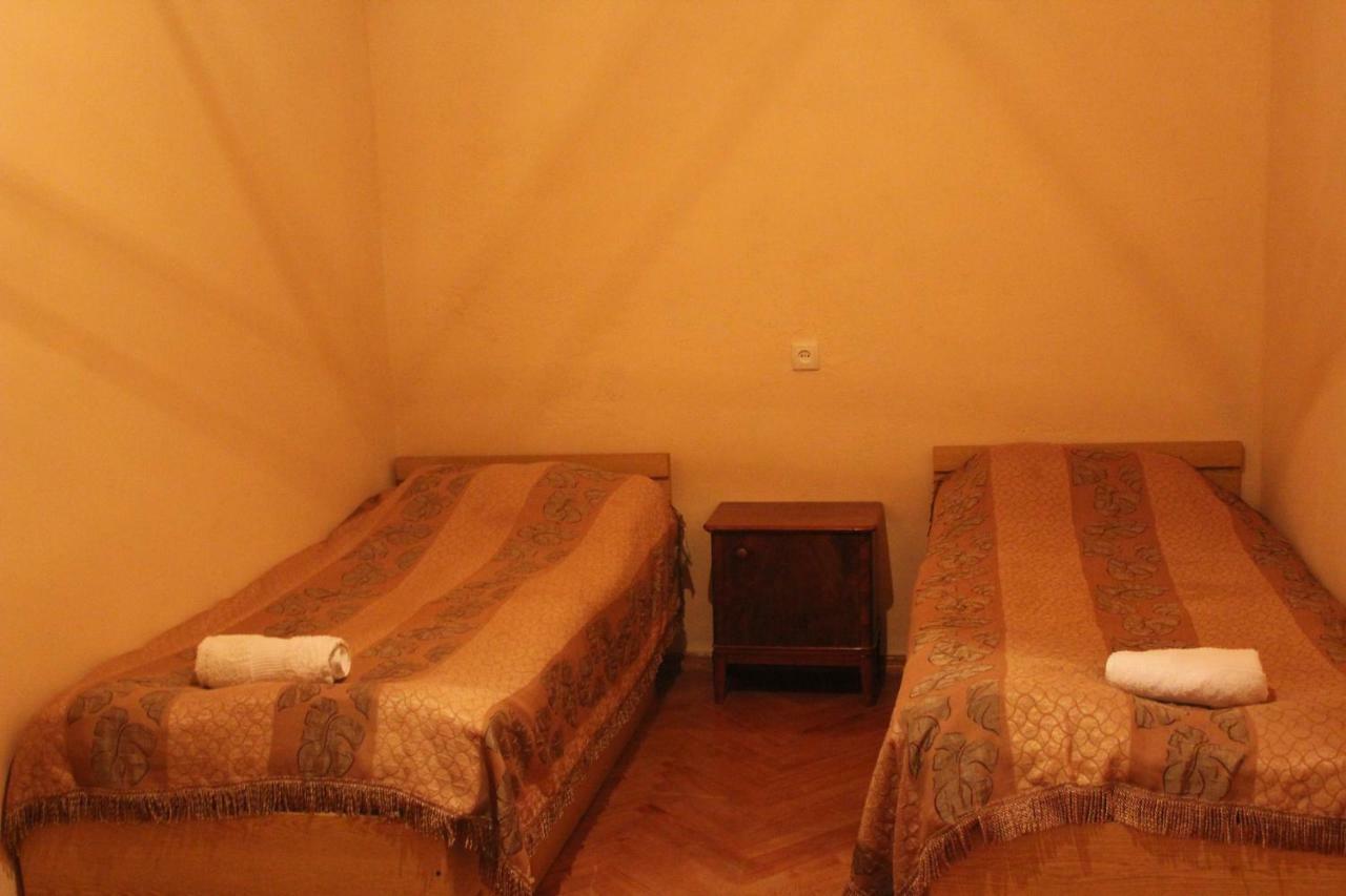 Marina Chartolani'S Guest House Местия Екстериор снимка